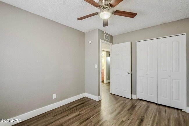 Building Photo - 1826 N Spring