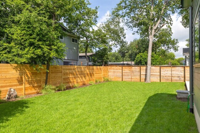 Building Photo - 1703 Piedmont Ave