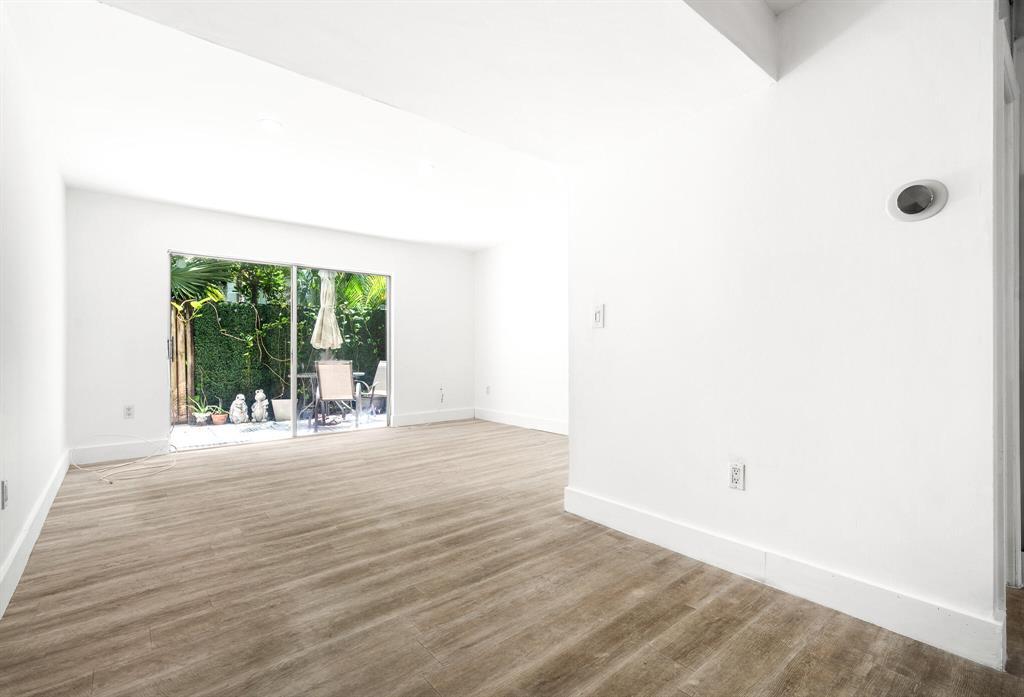 Building Photo - 809 W Oakland Park Blvd