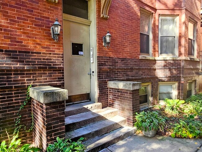 Building Photo - 1234 W Argyle St