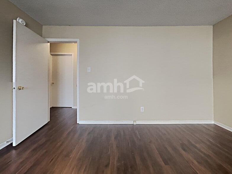 Building Photo - 1268 Weston Dr