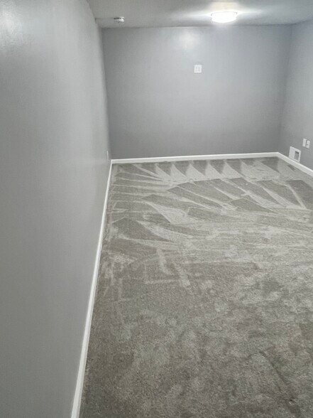 Building Photo - 2317 Glenmore Terrace