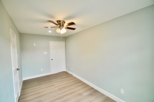 Building Photo - 111 Big Deer Dr
