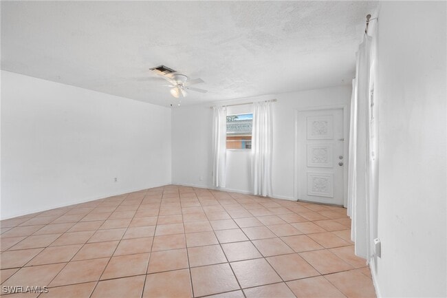 Building Photo - 4231 Mariner Ln