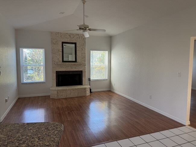 Building Photo - 317 Lanternback Island Dr