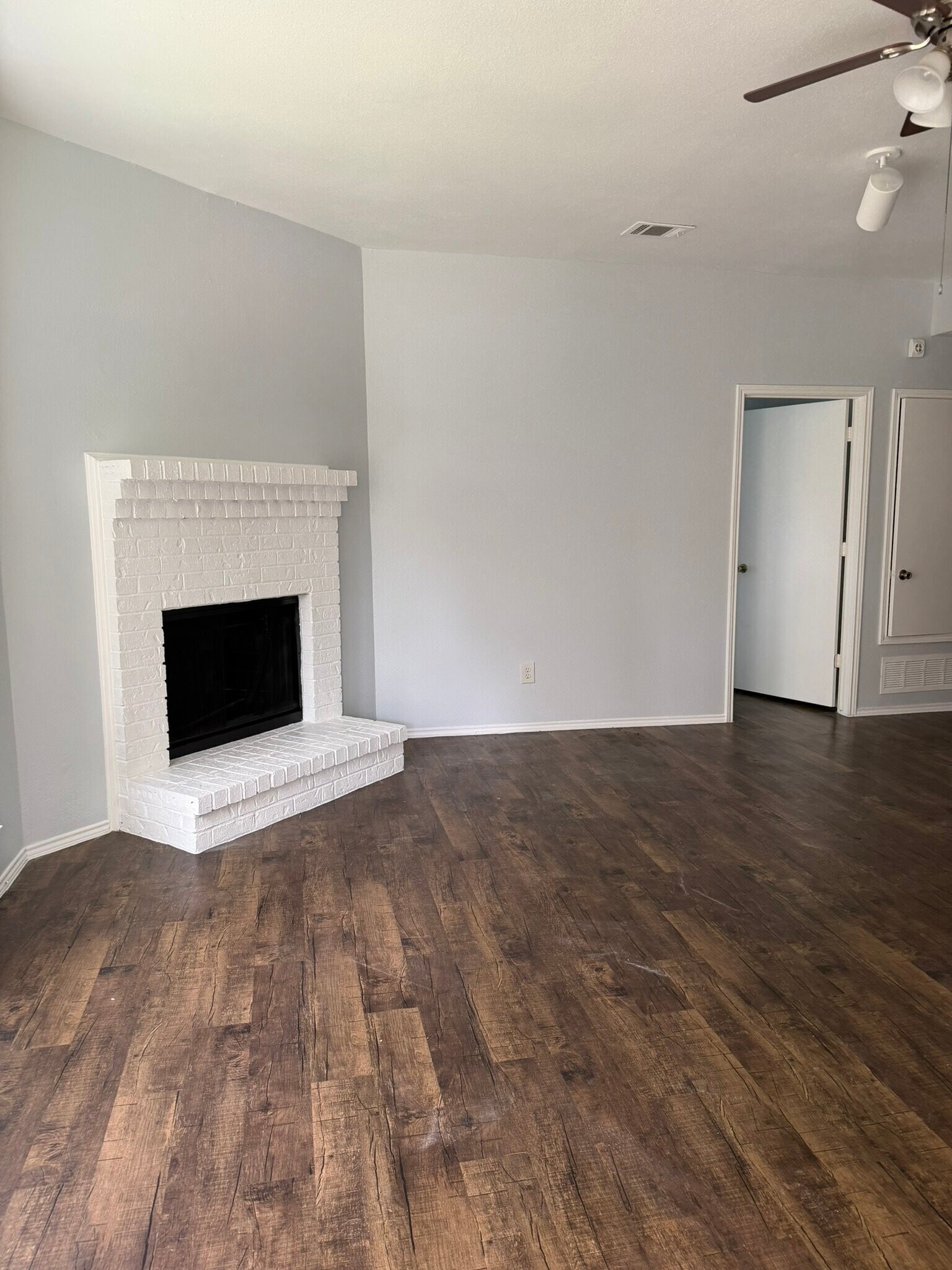 Building Photo - 3019 Oak Ridge Pl