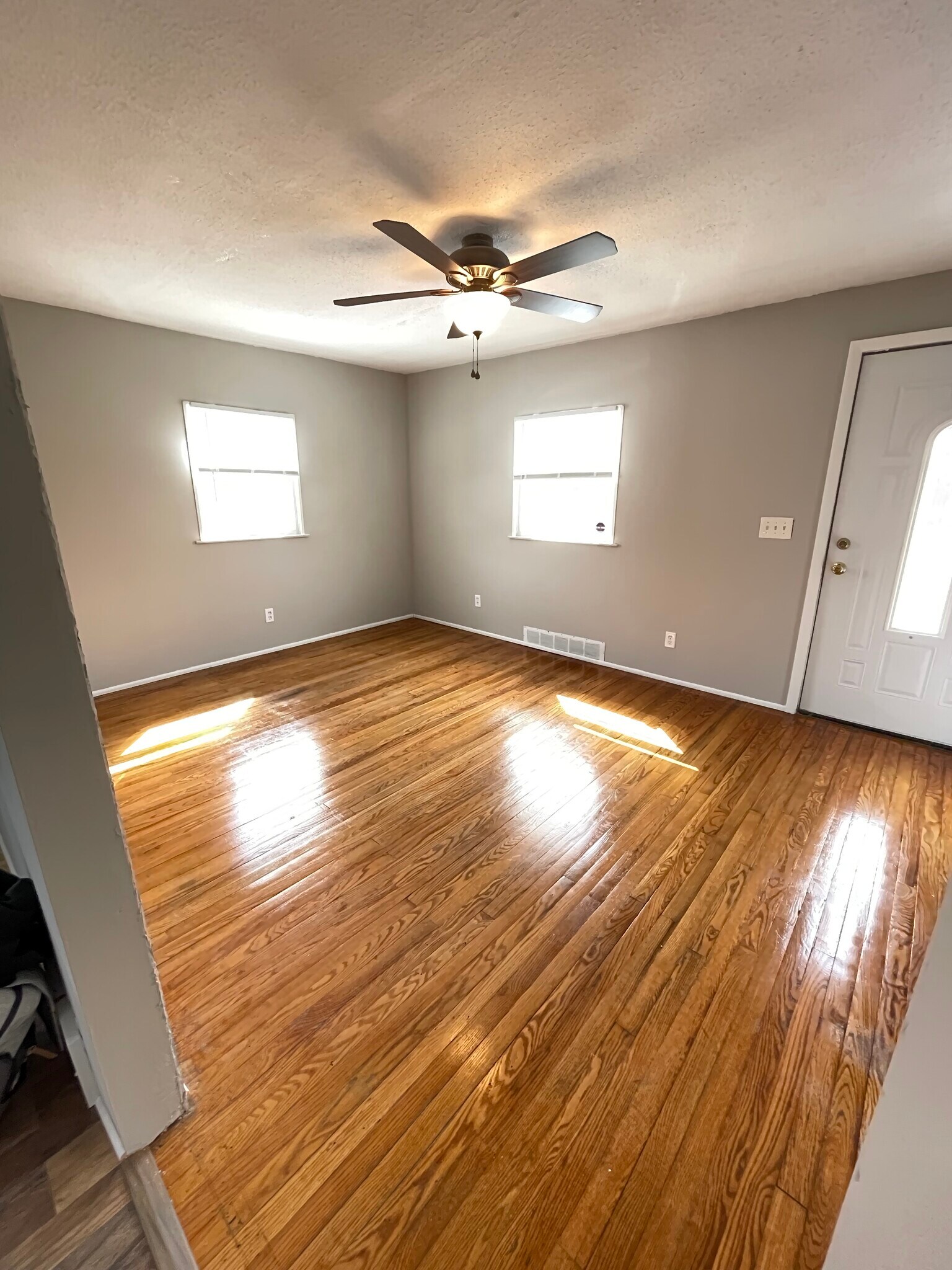 Family room - 3913 Evergreen Ave SE