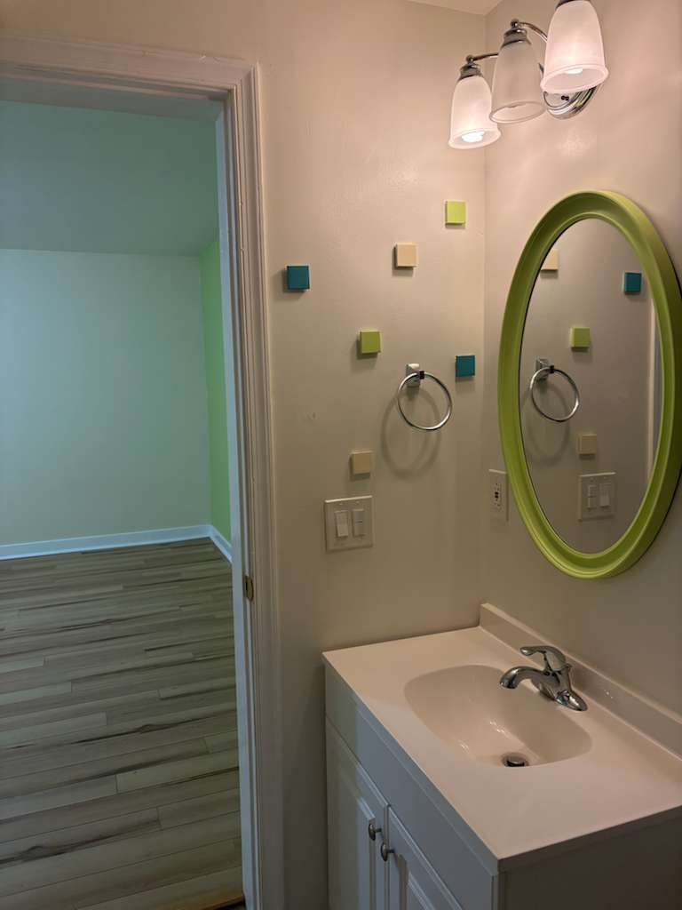 Bathroom C - 605 Spring St