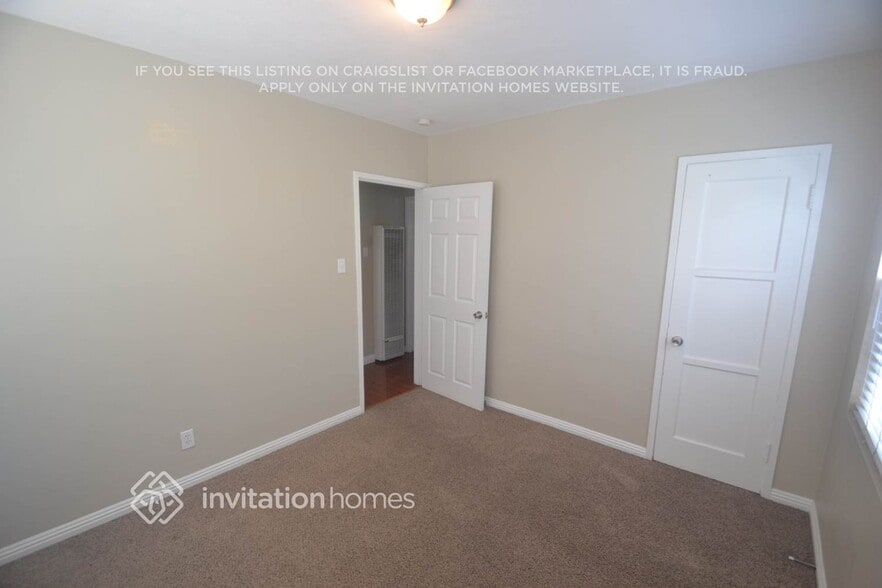 Building Photo - 10307 S Doty Ave