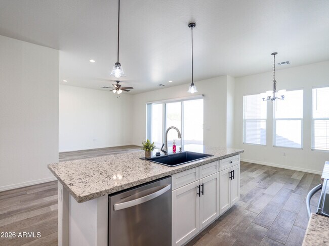 Building Photo - 11000 Cove Dr