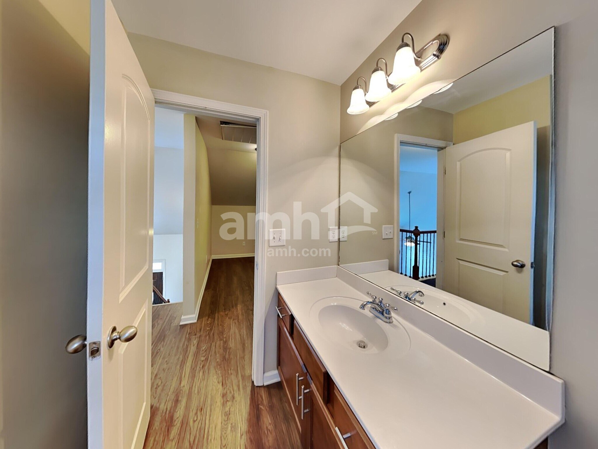 Building Photo - 484 Albion Cir