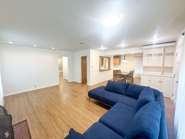Building Photo - Adorable single story home in Landa Park E...