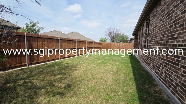 Building Photo - 201 Pasadena Trail