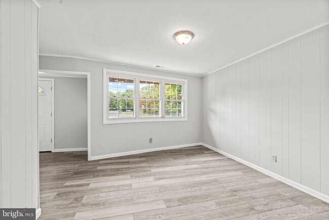 Building Photo - 176 Lemmon Ave