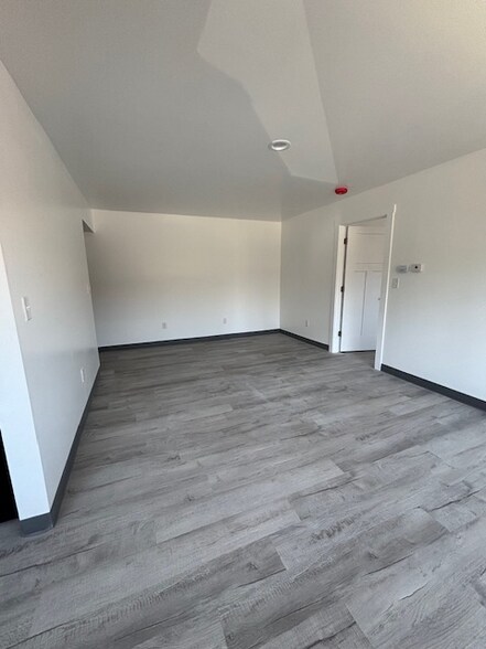 Building Photo - 595 Wagner Dr