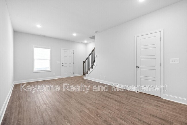 Building Photo - 760 Tracy Ln