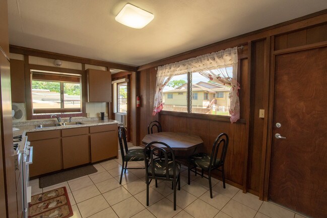 Kitchen - 94-872 Lumiholoi St
