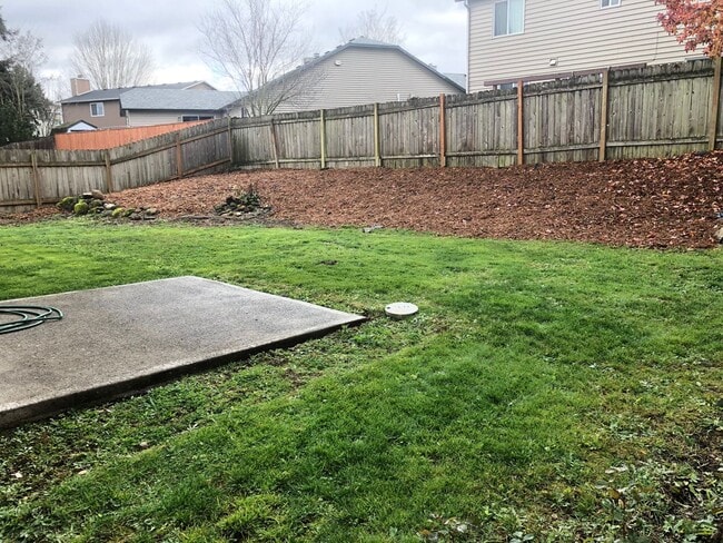 Building Photo - Spacious Home with Large Backyard in Union...