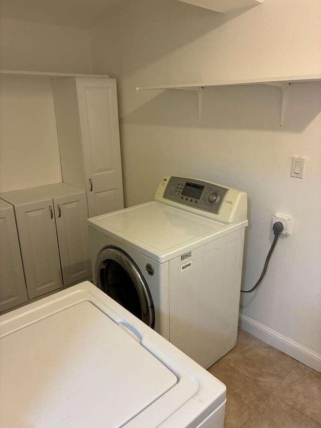 Building Photo - 1741 NW 27th Ave