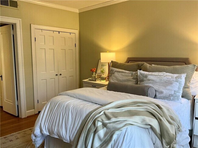 Building Photo - 2222 Peachtree Rd NW