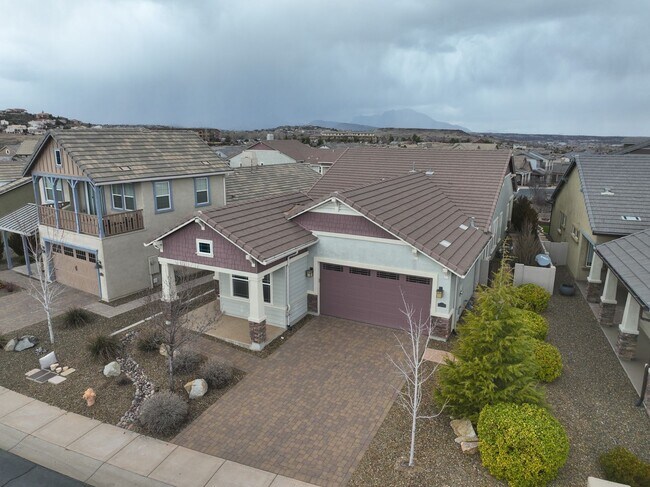Building Photo - Well Appointed Home for Rent in Astoria!
