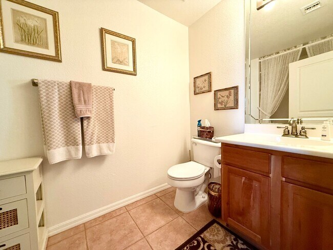 Building Photo - Luxury Fully Furnished Golf Course Condo in Gated Hassayampa!