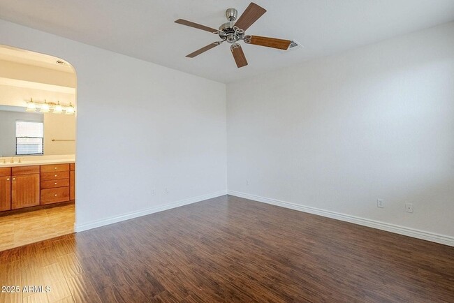 Building Photo - 13450 E Vía Linda