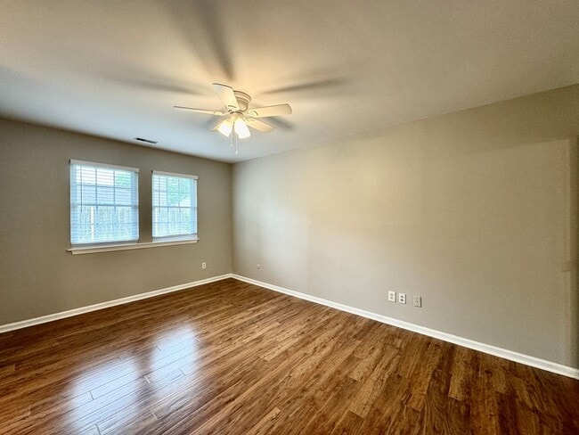 Building Photo - READY 05-15-25!! Ranch Home w/2-Car Garage...