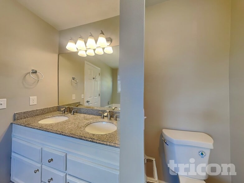 Building Photo - 146B Waterford Way