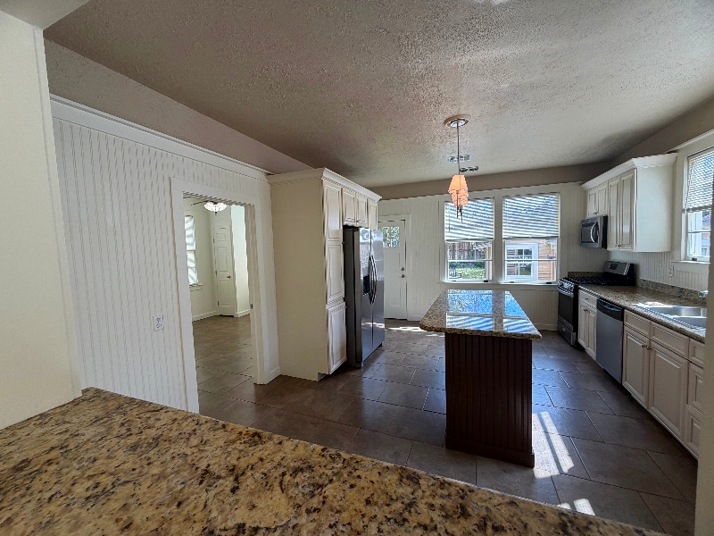 Building Photo - 235 Helios Ave