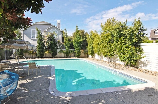 Building Photo - Amazing Downtown Campbell Location * Hardw...