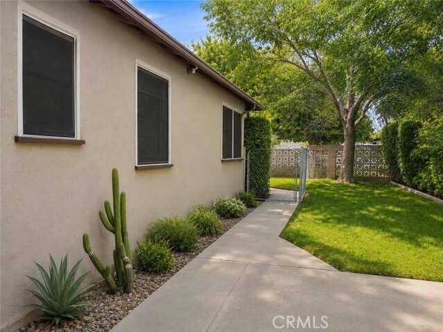 Building Photo - 6735 Yellowstone Dr