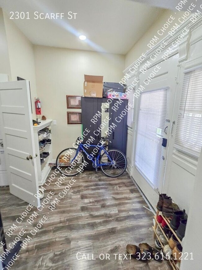 Building Photo - 2301 Scarff St