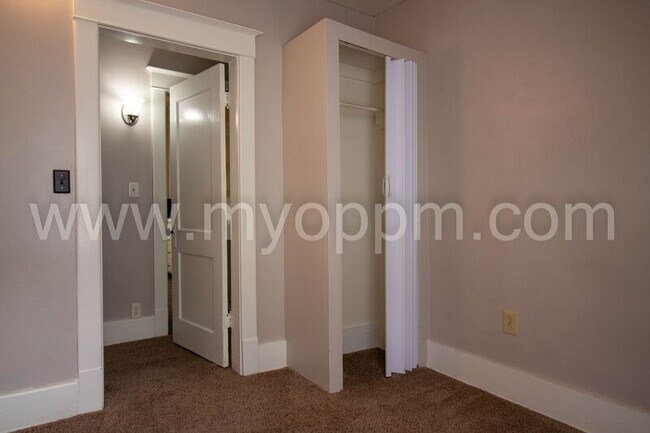 Building Photo - 1020 N 32nd St