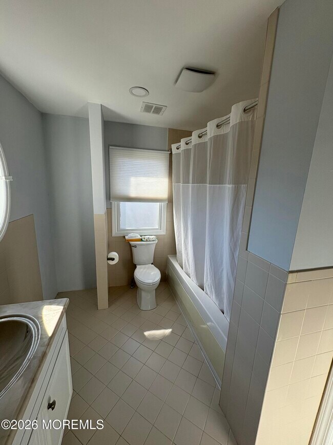 Building Photo - 41 Brookwillow Ave