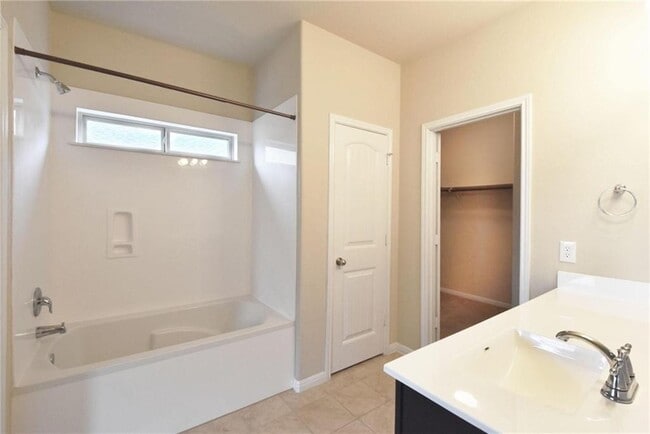 Building Photo - 1424 Brooks Way