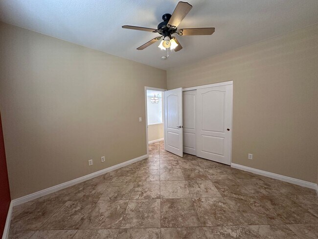 Building Photo - Summerlin Beauty