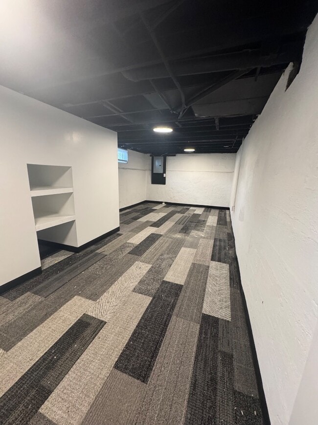 Building Photo - 1420 Okema St