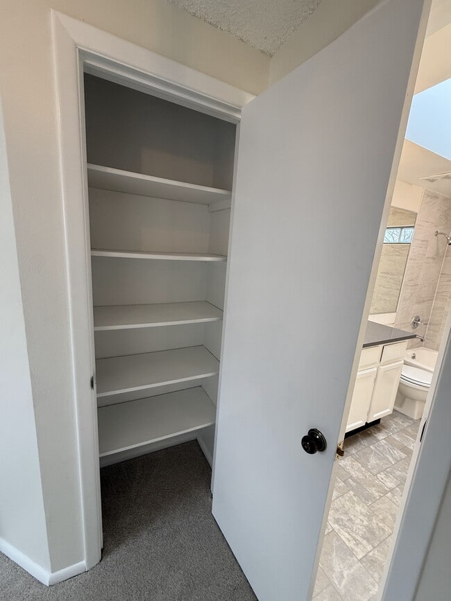 Building Photo - 2811 W Long Dr