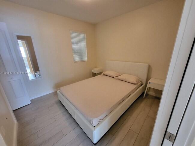 Building Photo - 1601 Meridian Ave