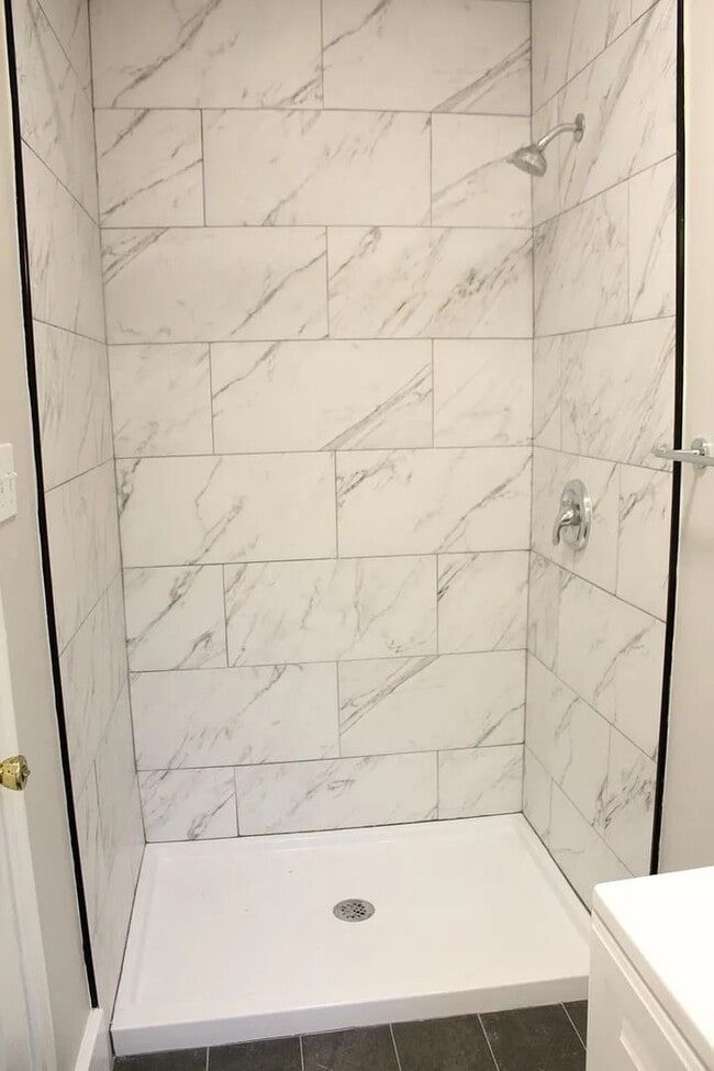 Building Photo - 311 E Duffy St