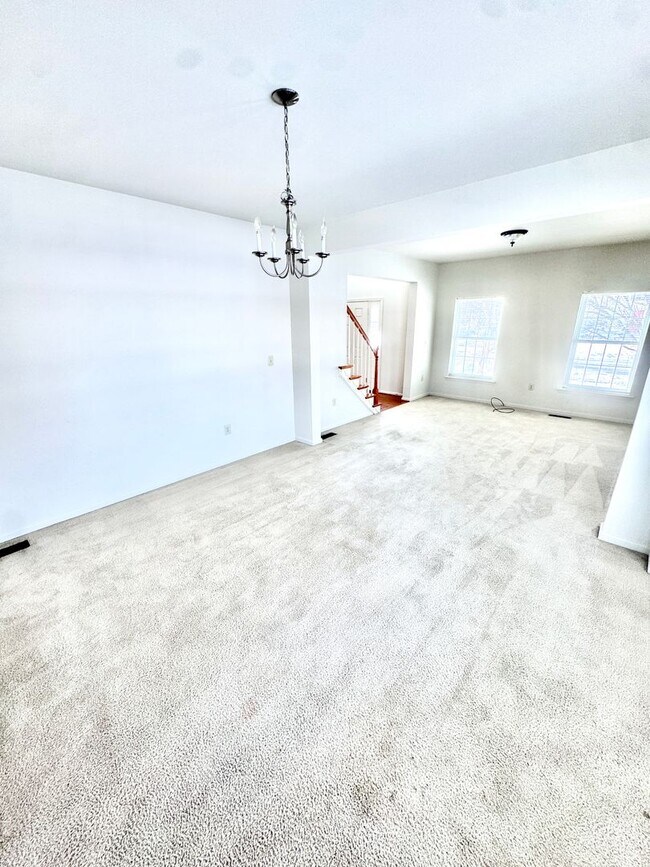 Building Photo - FIVE BEDROOMS in PARKLAND SCHOOLS!