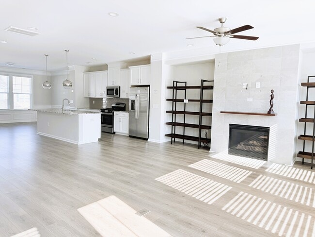 Building Photo - 939 Haybeck Ln