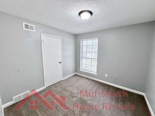 Building Photo - 4627 Crystal Springs Dr