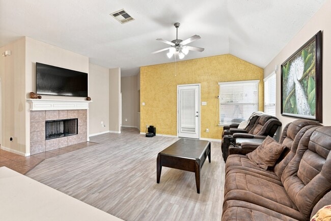Building Photo - 8306 Calico Canyon Dr