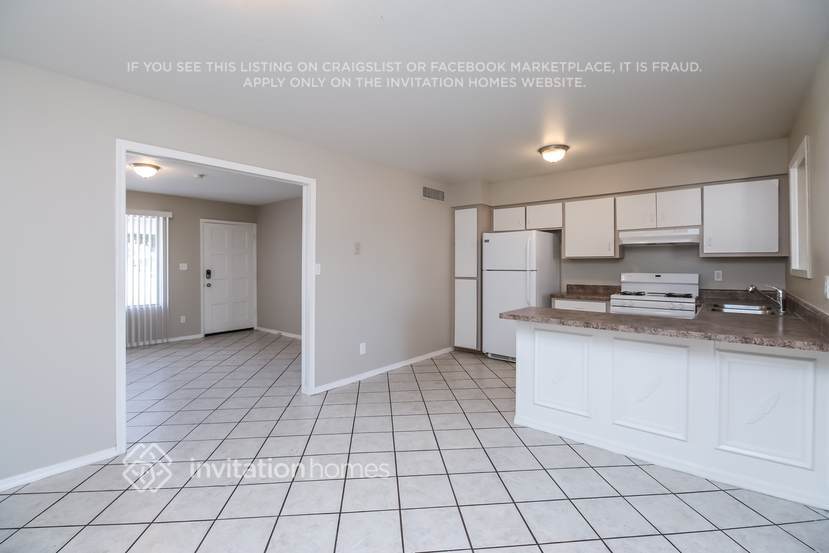 Building Photo - 5136 N 78th Ave