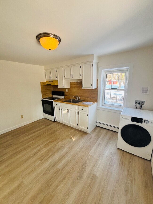 Building Photo - 154 Hegemans Ln