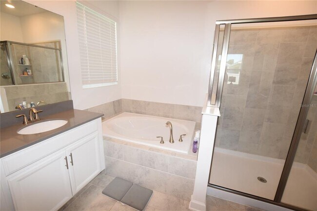 Building Photo - 5055 Hatchineha Ct