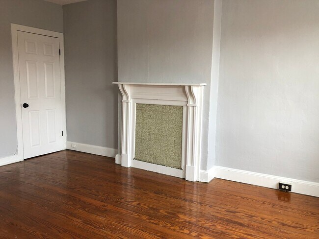 Building Photo - Charming 2 Bedroom/1 Bathroom Townhome in Abell, Baltimore, MD!