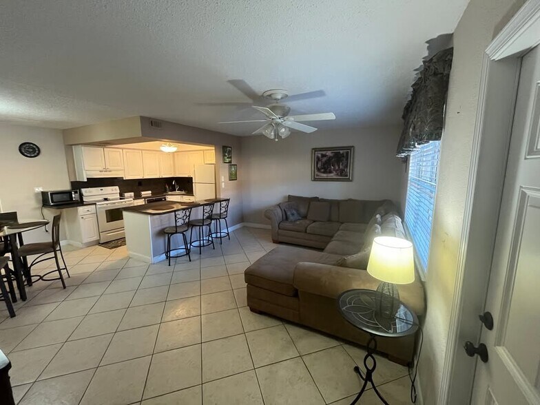 Building Photo - 2600 S Kanner Hwy